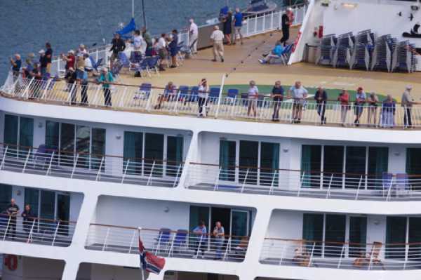 19 August 2022 - 15:05:02

 -------------- 
Hertigruten cruise ship Maud departs Dartmouth